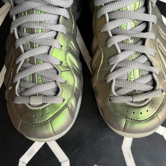 Women’s Nike Air Foamposite One Dark Stucco Green Black - Picture 13 of 17